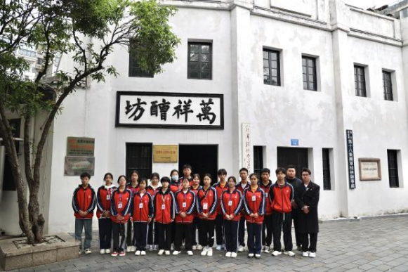 廣西商業(yè)技師學(xué)院清明主題系列團(tuán)日活動(dòng)